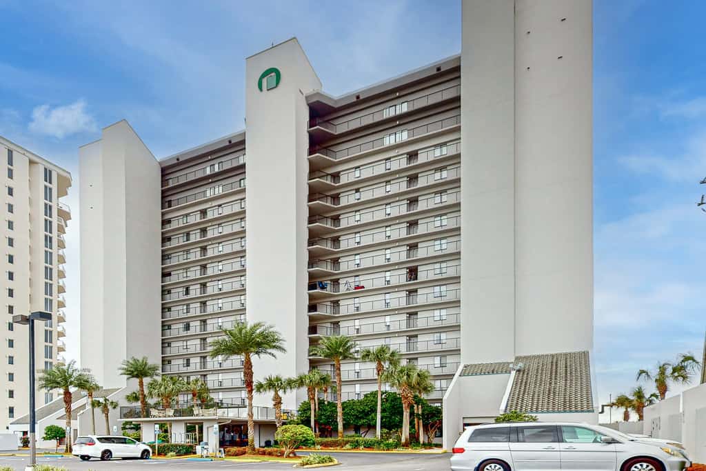 Emerald Towers 0202