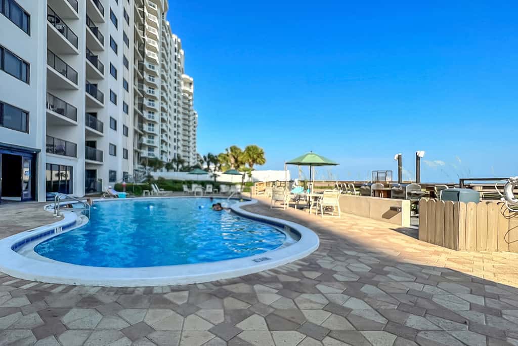 6th Floor Lovely Condo Great Amenities, Gulf View, Large Balcony