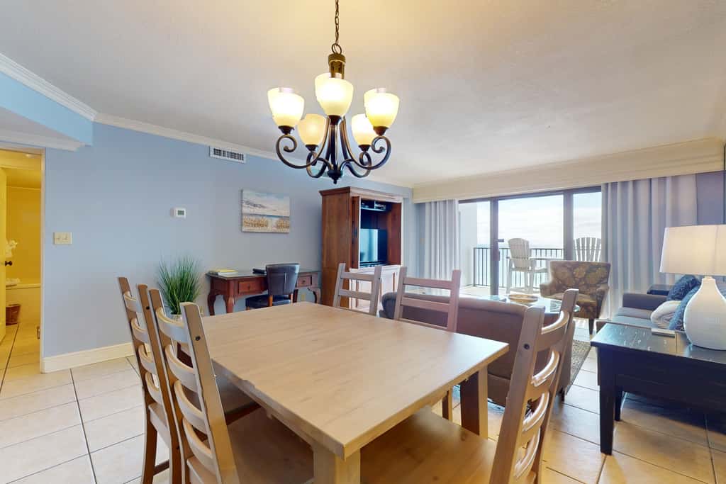 6th Floor Lovely Condo Great Amenities, Gulf View, Large Balcony