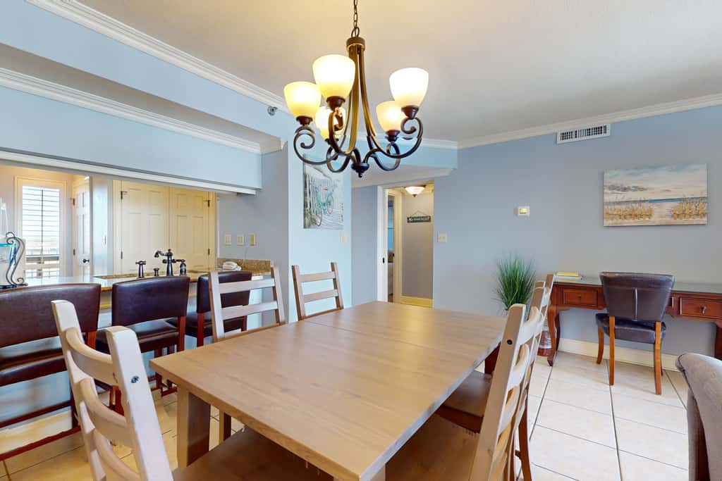 6th Floor Lovely Condo Great Amenities, Gulf View, Large Balcony