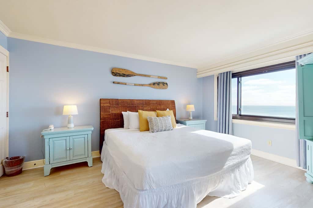 6th Floor Lovely Condo Great Amenities, Gulf View, Large Balcony