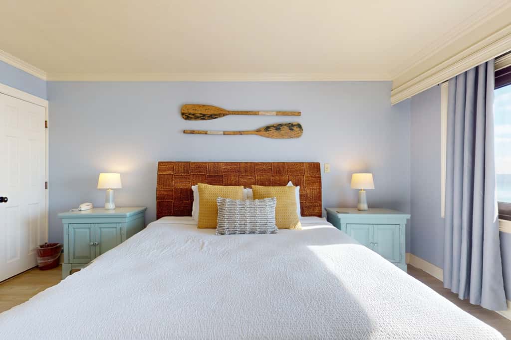 6th Floor Lovely Condo Great Amenities, Gulf View, Large Balcony