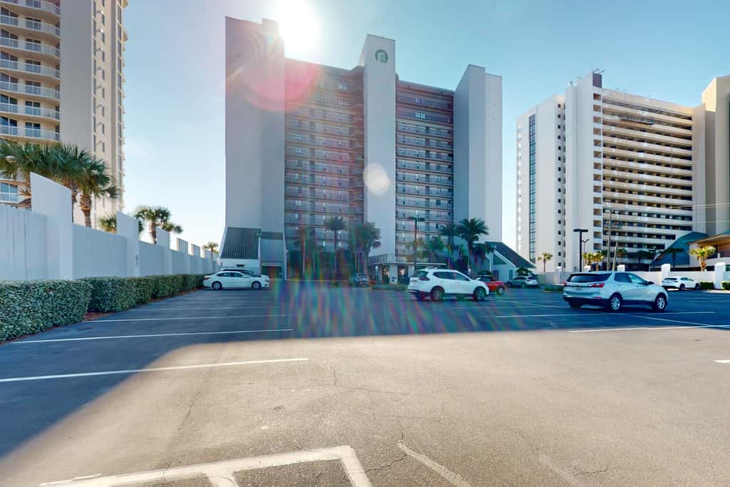 6th Floor Lovely Condo Great Amenities, Gulf View, Large Balcony