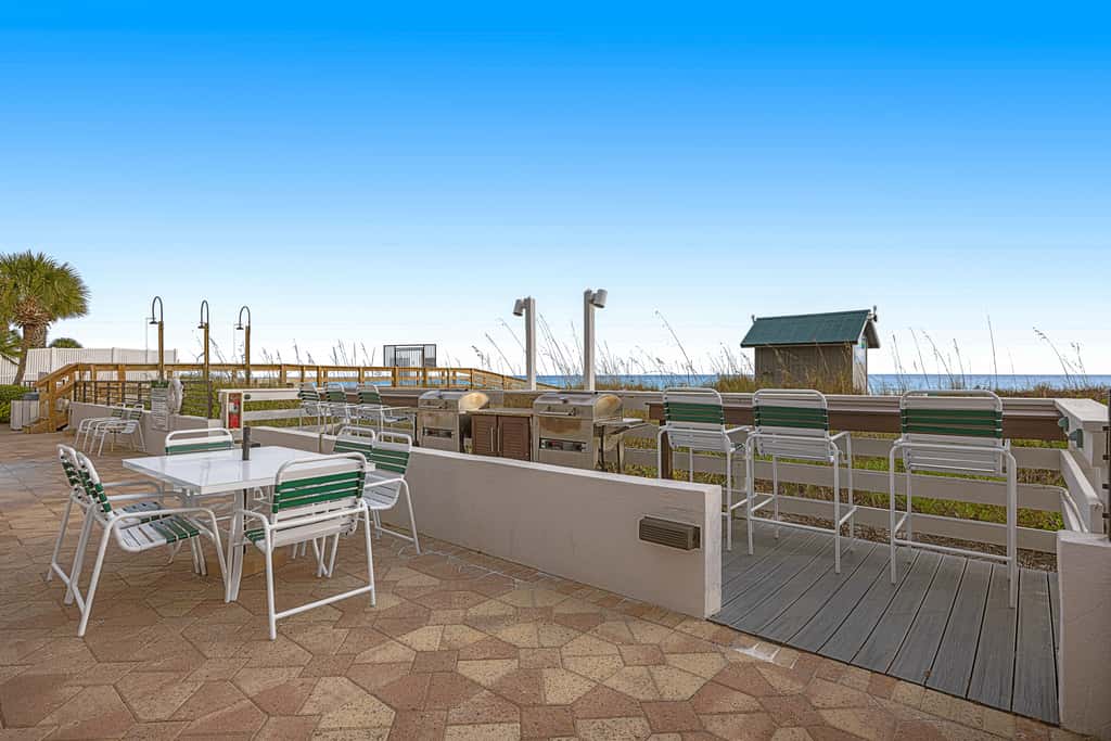 6th Floor Lovely Condo Great Amenities, Gulf View, Large Balcony