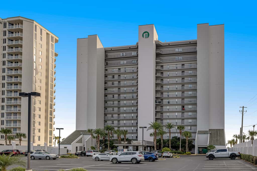 6th Floor Lovely Condo Great Amenities, Gulf View, Large Balcony