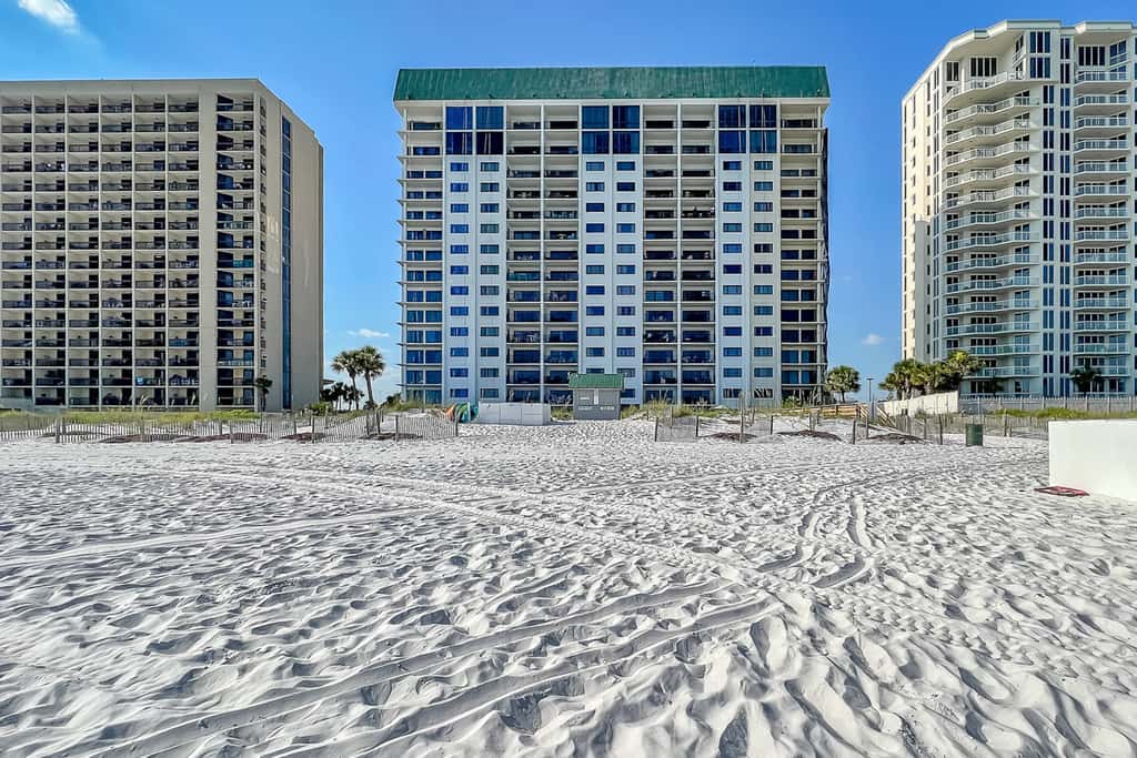 6th Floor Lovely Condo Great Amenities, Gulf View, Large Balcony