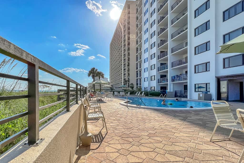 6th Floor Lovely Condo Great Amenities, Gulf View, Large Balcony