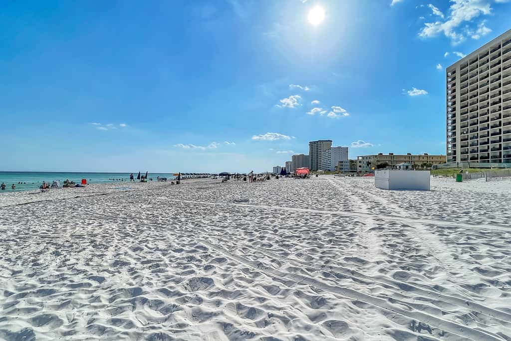 6th Floor Lovely Condo Great Amenities, Gulf View, Large Balcony