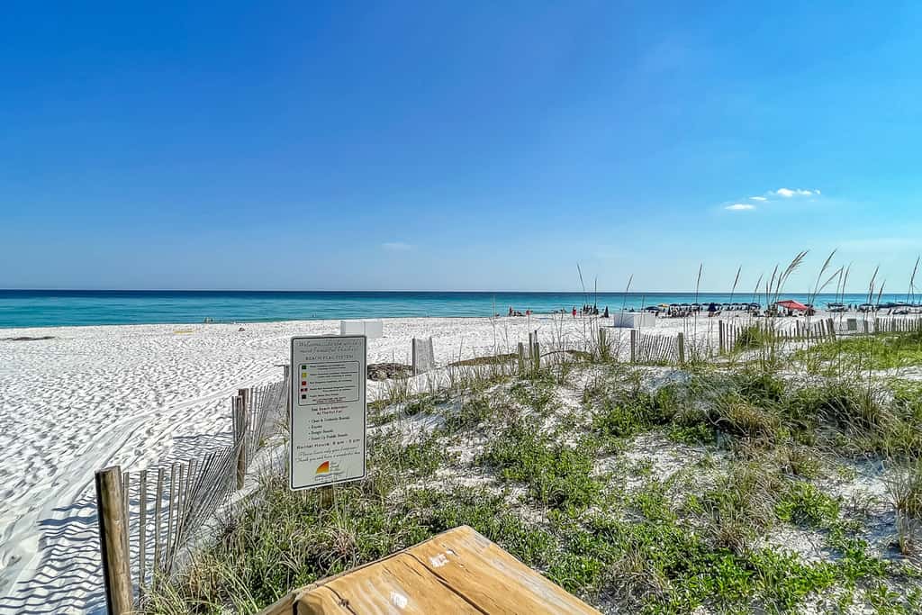 6th Floor Lovely Condo Great Amenities, Gulf View, Large Balcony