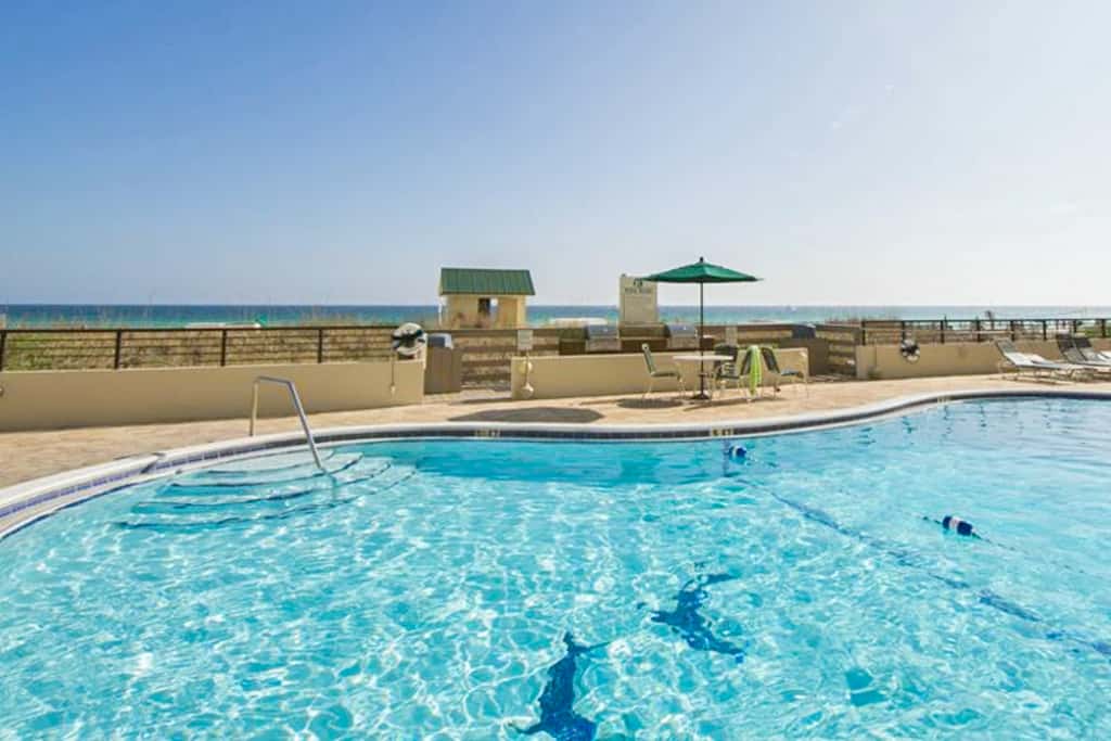 8th Floor Gulf Front Condo Fun Amenities, Nearby Shopping & Dining