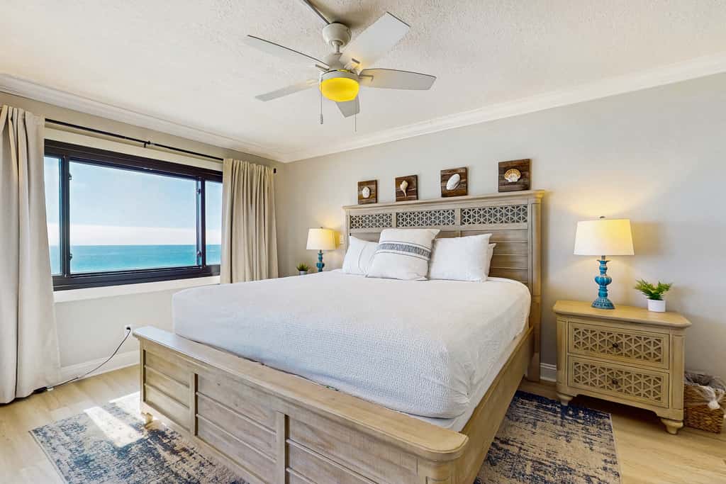 8th Floor Gulf Front Condo Fun Amenities, Nearby Shopping & Dining