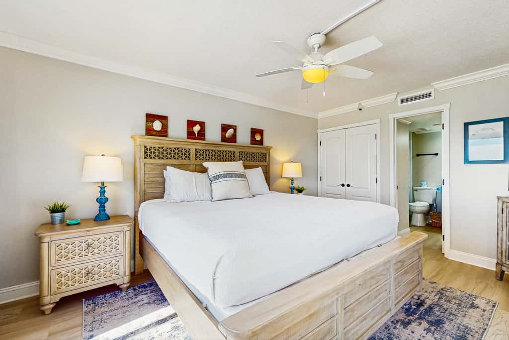 8th Floor Gulf Front Condo Fun Amenities, Nearby Shopping & Dining