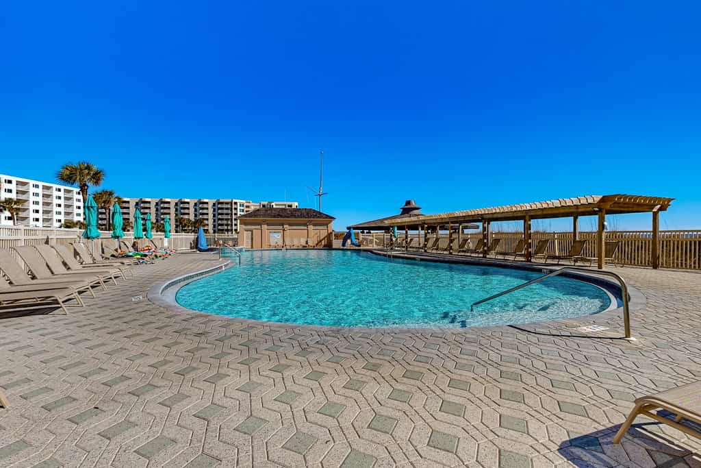 Comfortable Bay View Unit, Near dining, shopping, and more