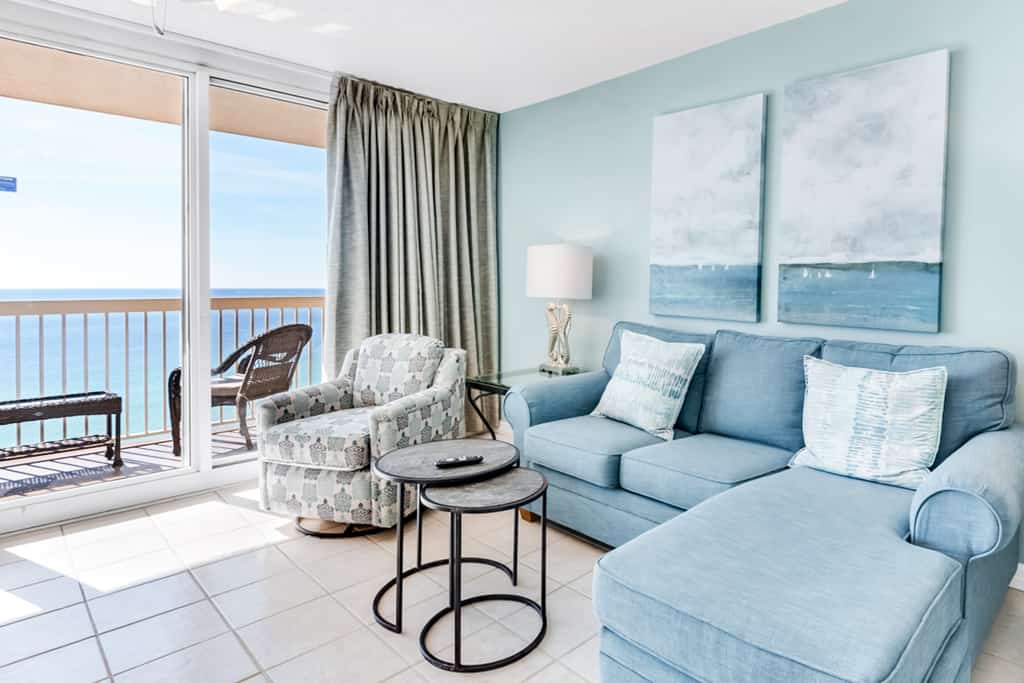 Gulf-front condo with stunning 11th-floor views, pools, hot tub & gyms