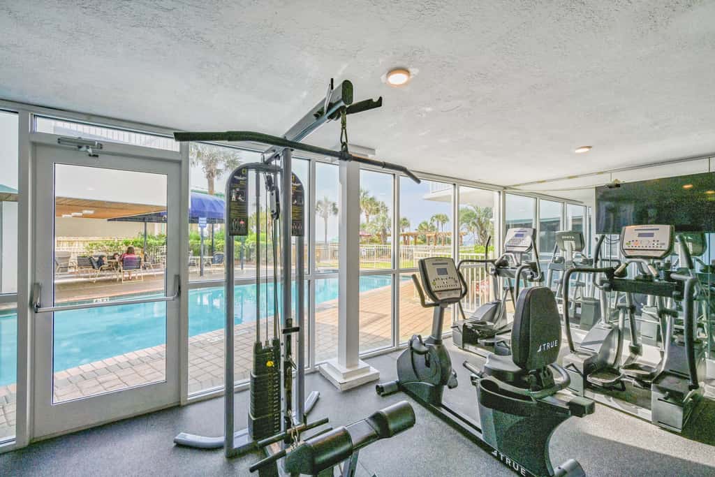 Gulf-front, 10th-floor corner condo with pools & hot tub - majestic views
