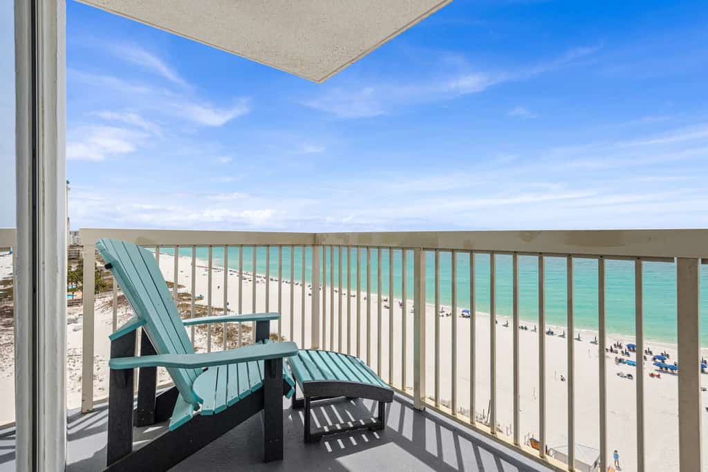 Gulf-front, 10th-floor corner condo with pools & hot tub - majestic views