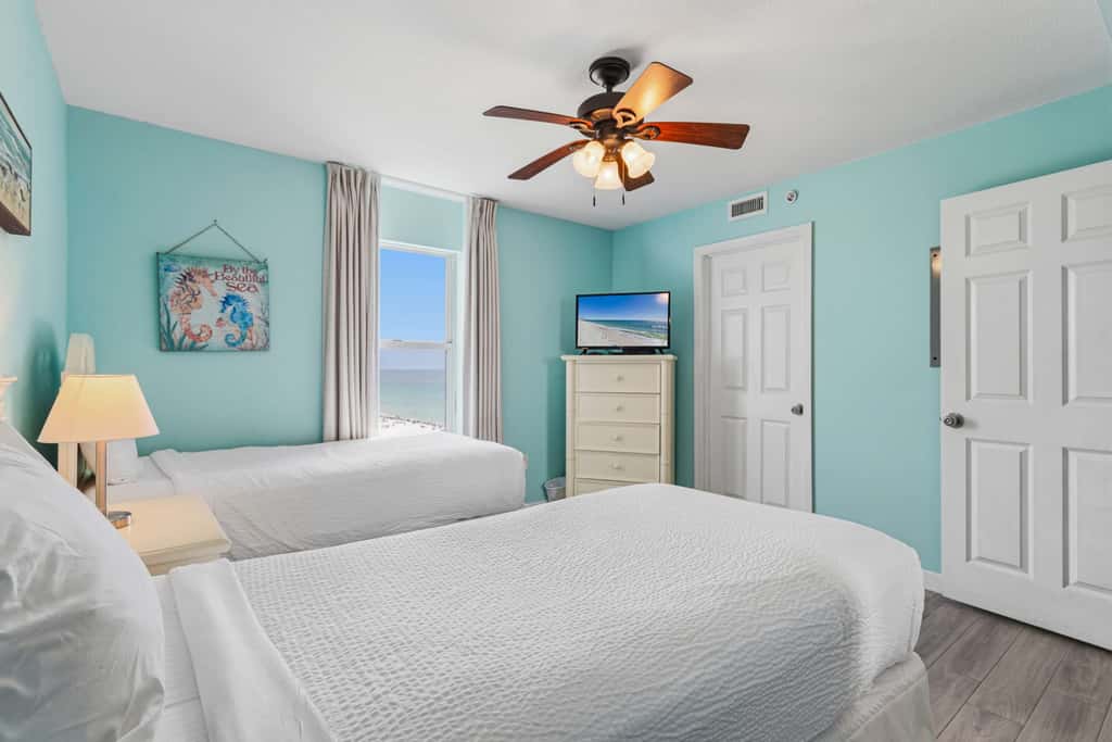 Gulf-front, 10th-floor corner condo with pools & hot tub - majestic views