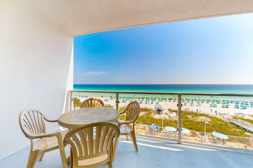 Cozy condo with Gulf-front balcony & great views - near shops & dining