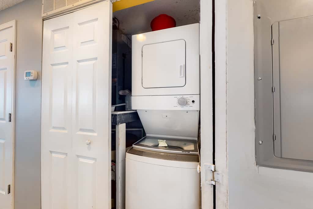 Cozy condo with Gulf-front balcony & great views - near shops & dining