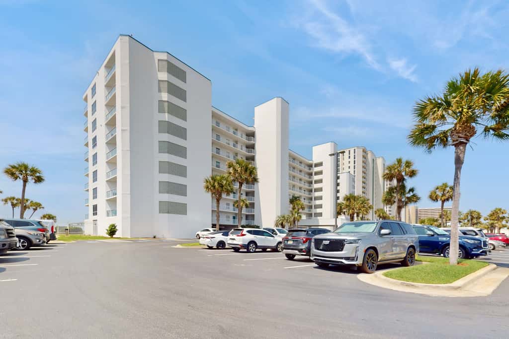 Cozy condo with Gulf-front balcony & great views - near shops & dining