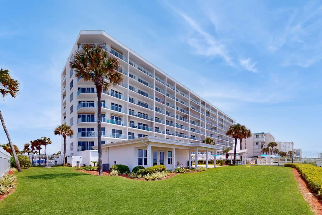 Cozy condo with Gulf-front balcony & great views - near shops & dining