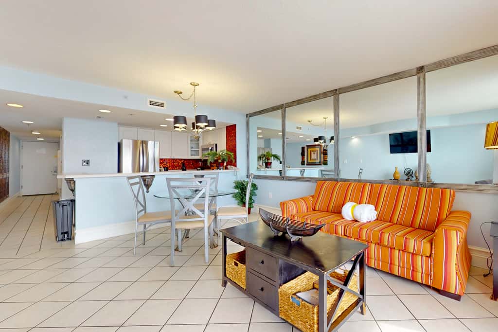 Gulf-Front Condo w Lovely Gulf View, Beach Access & Shared Pool, Hot Tub & Gym