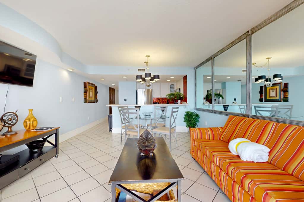 Gulf-Front Condo w Lovely Gulf View, Beach Access & Shared Pool, Hot Tub & Gym