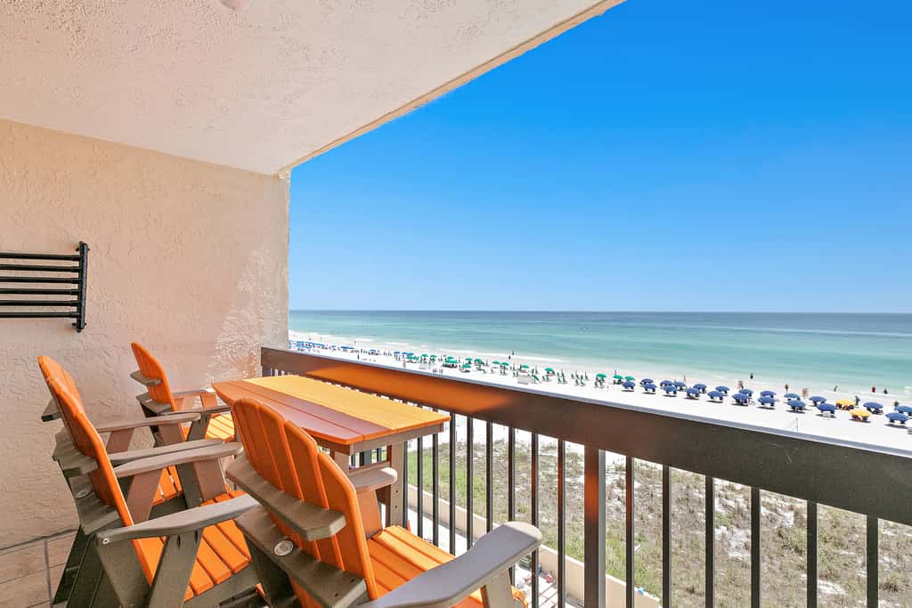 5th floor condo w splash pad, multiple pools, and on-site bar