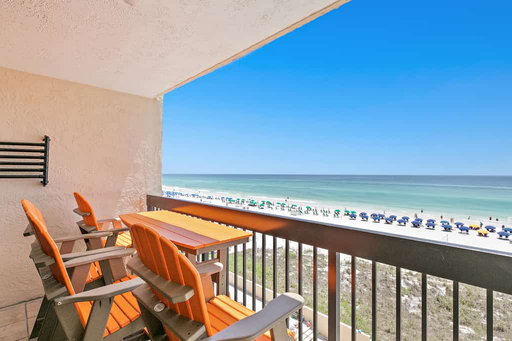 5th floor condo w splash pad, multiple pools, and on-site bar