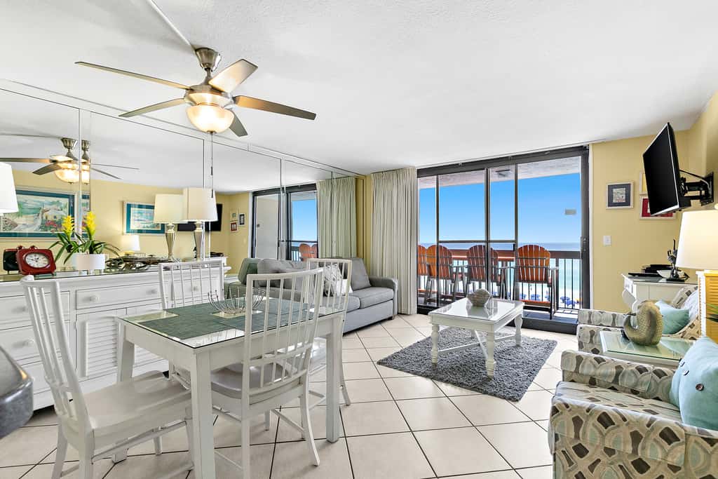 5th floor condo w splash pad, multiple pools, and on-site bar