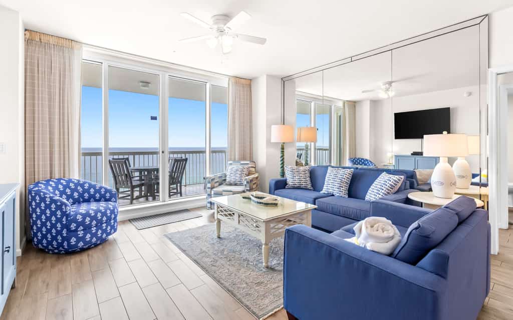 Comfortable condo with Gulf-front balcony & on-site pool