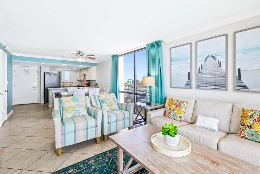 4th Floor Welcoming Condo, On-site pool w bar & restaurant