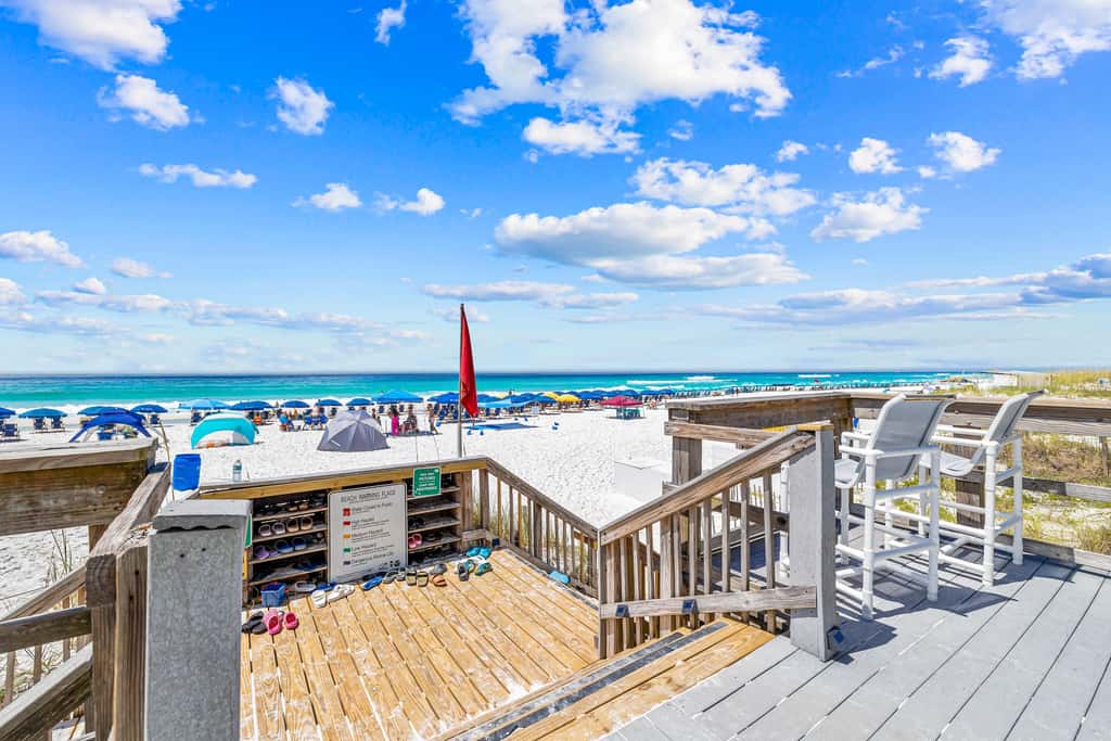 6th Floor Condo, On-site restaurant & bar, Splash pad w pool