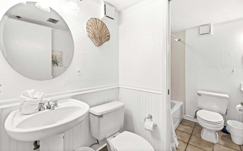 6th Floor Condo, On-site restaurant & bar, Splash pad w pool