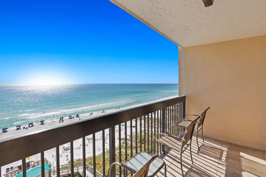 8th Floor Open Condo, On-site restaurant w bar, Multiple pools