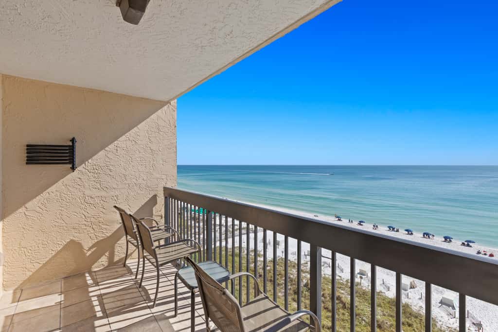 8th Floor Open Condo, On-site restaurant w bar, Multiple pools