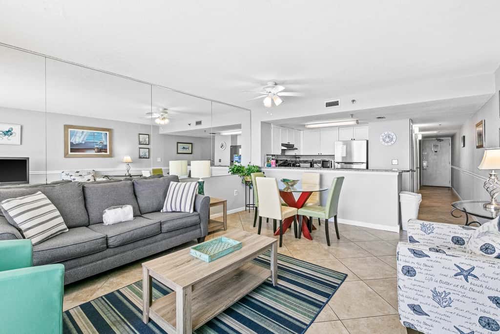 Beach-chic 18th floor condo w gulf-front views Indoor & outdoor pool on-site