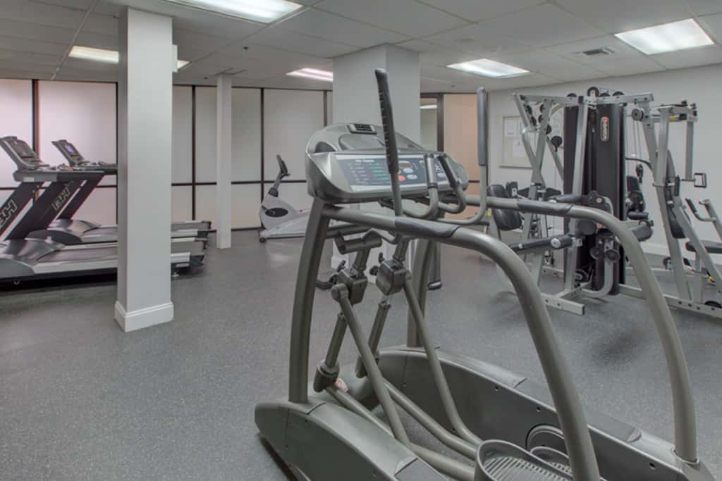 Beach-chic 18th floor condo w gulf-front views Indoor & outdoor pool on-site
