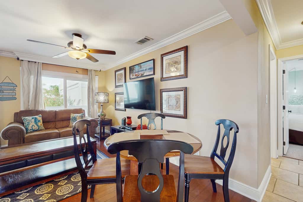 Central condo with five Pools, three hot tubs, beach access, & free golf access