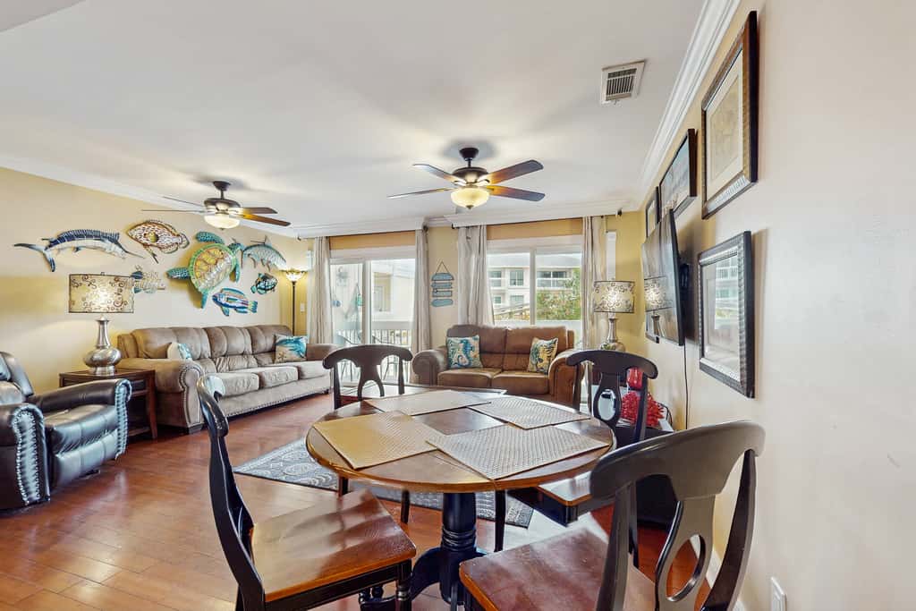 Central condo with five Pools, three hot tubs, beach access, & free golf access