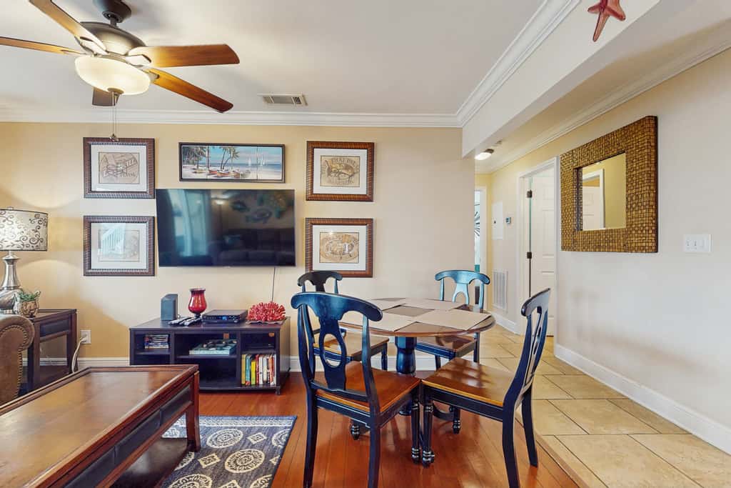 Central condo with five Pools, three hot tubs, beach access, & free golf access