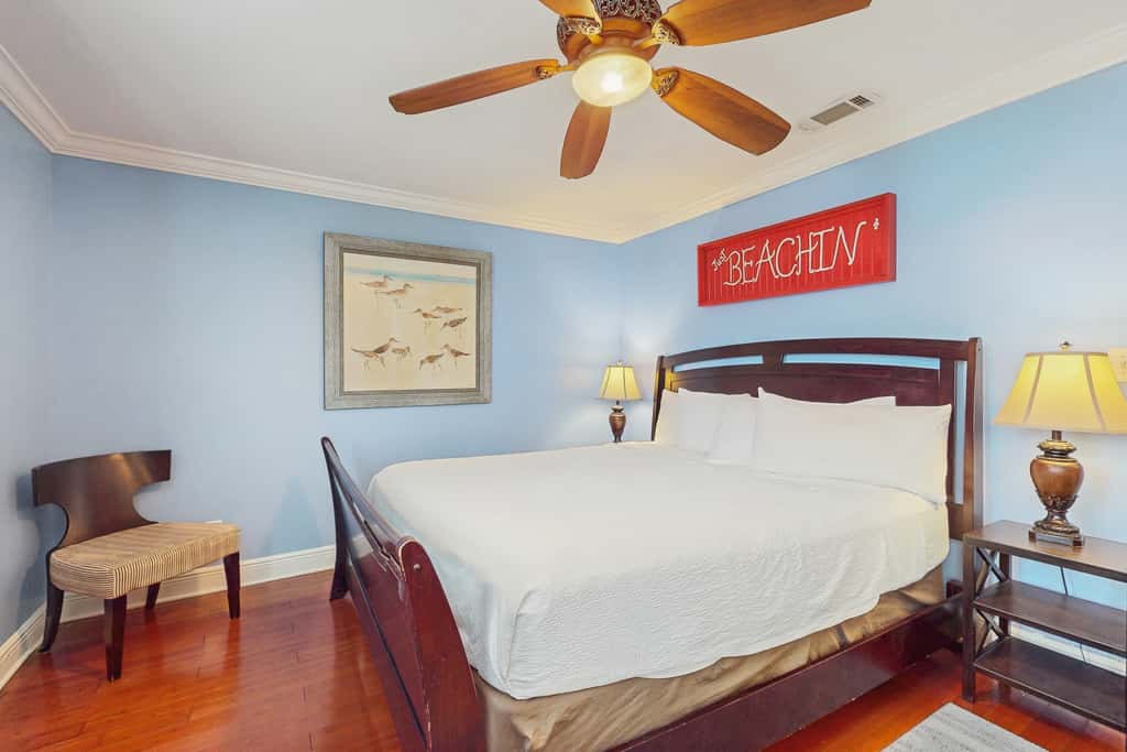 Central condo with five Pools, three hot tubs, beach access, & free golf access
