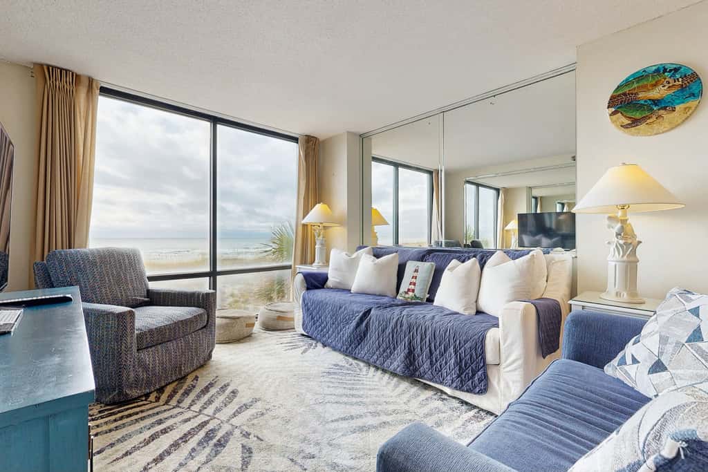 Beachfront condo, shared pool, large balcony and beach access
