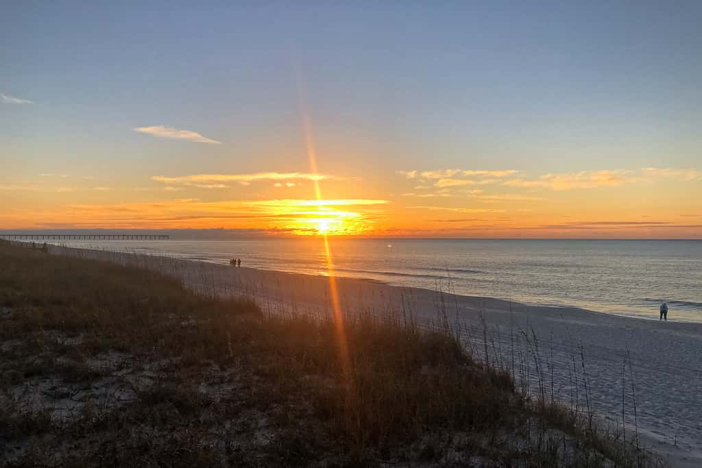 Beachfront condo, shared pool, large balcony and beach access