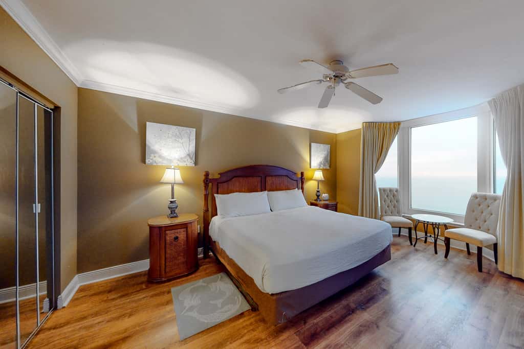 Beachfront resort condo with gulf views, pools,splash pad, hot tub, & gym