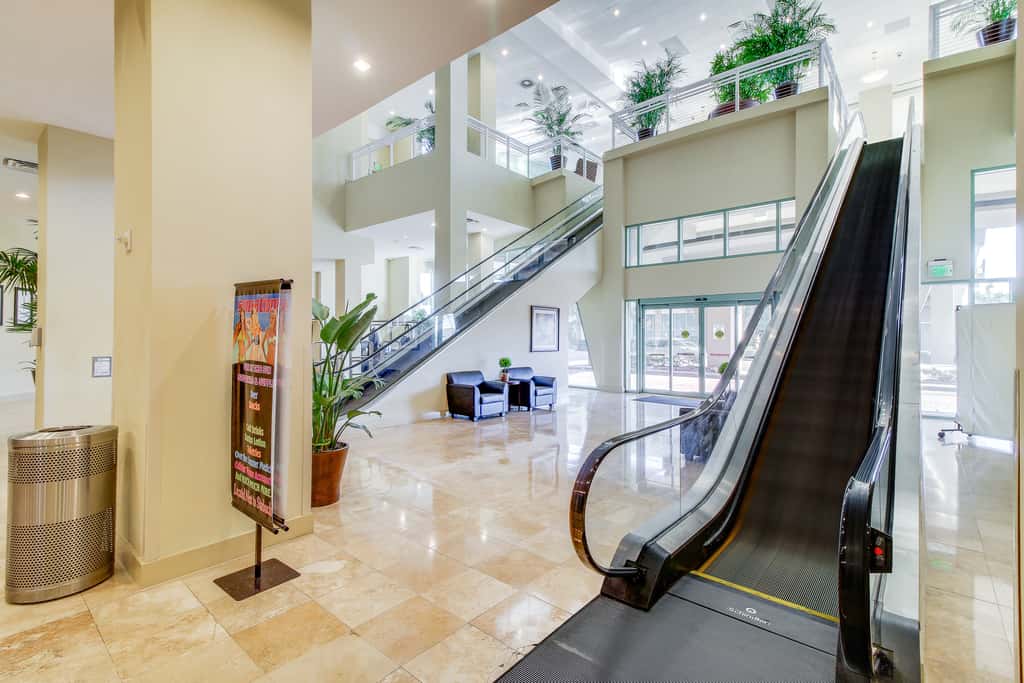 Beachfront resort condo with gulf views, pools,splash pad, hot tub, & gym