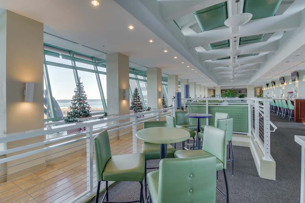 Beachfront resort condo with gulf views, pools,splash pad, hot tub, & gym