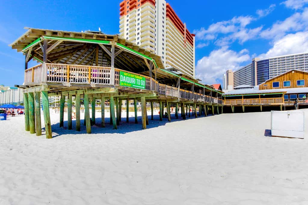 Beachfront resort condo with gulf views, pools,splash pad, hot tub, & gym