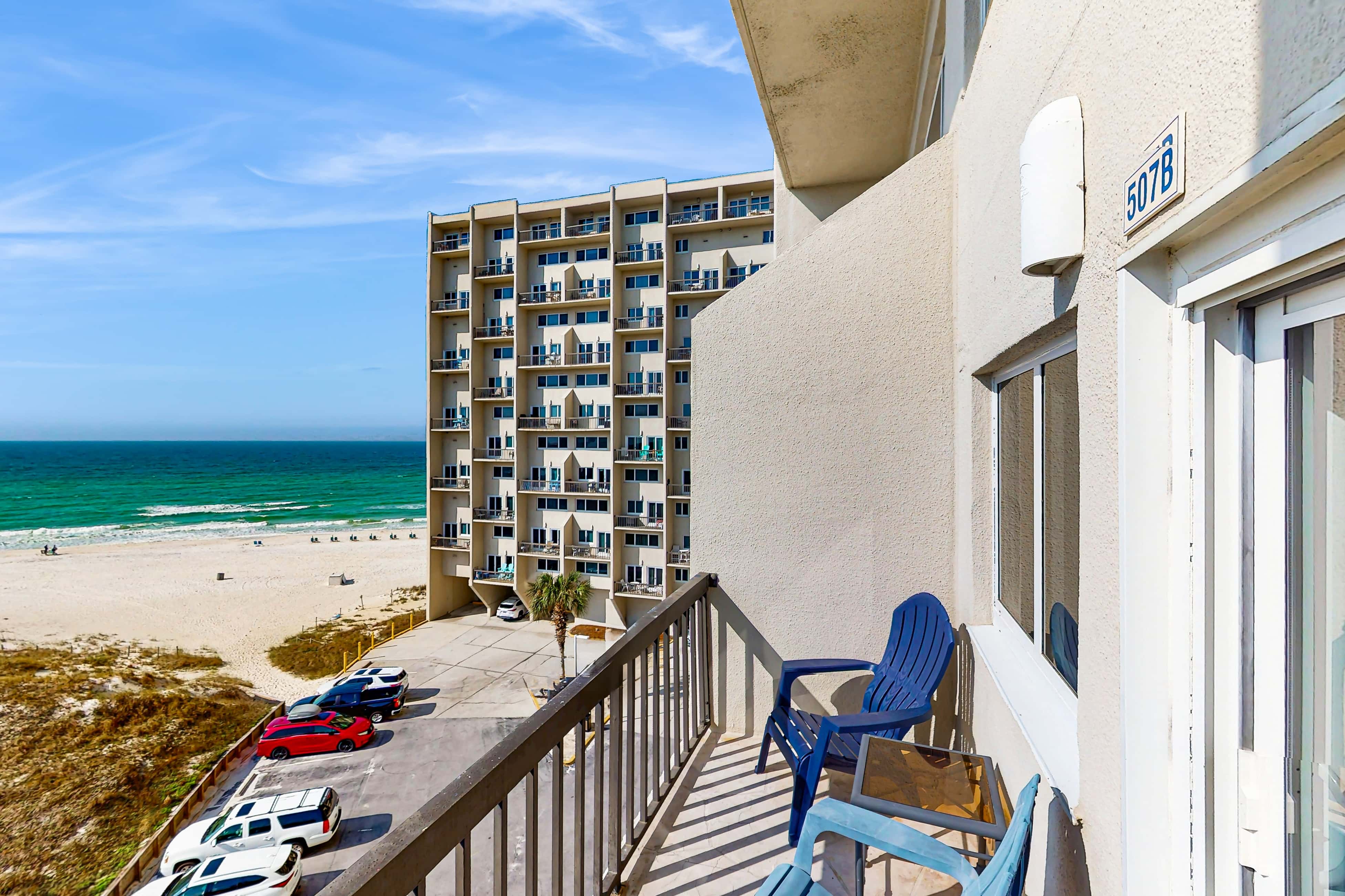 Gorgeous beachfront condo, shared pool and beach access