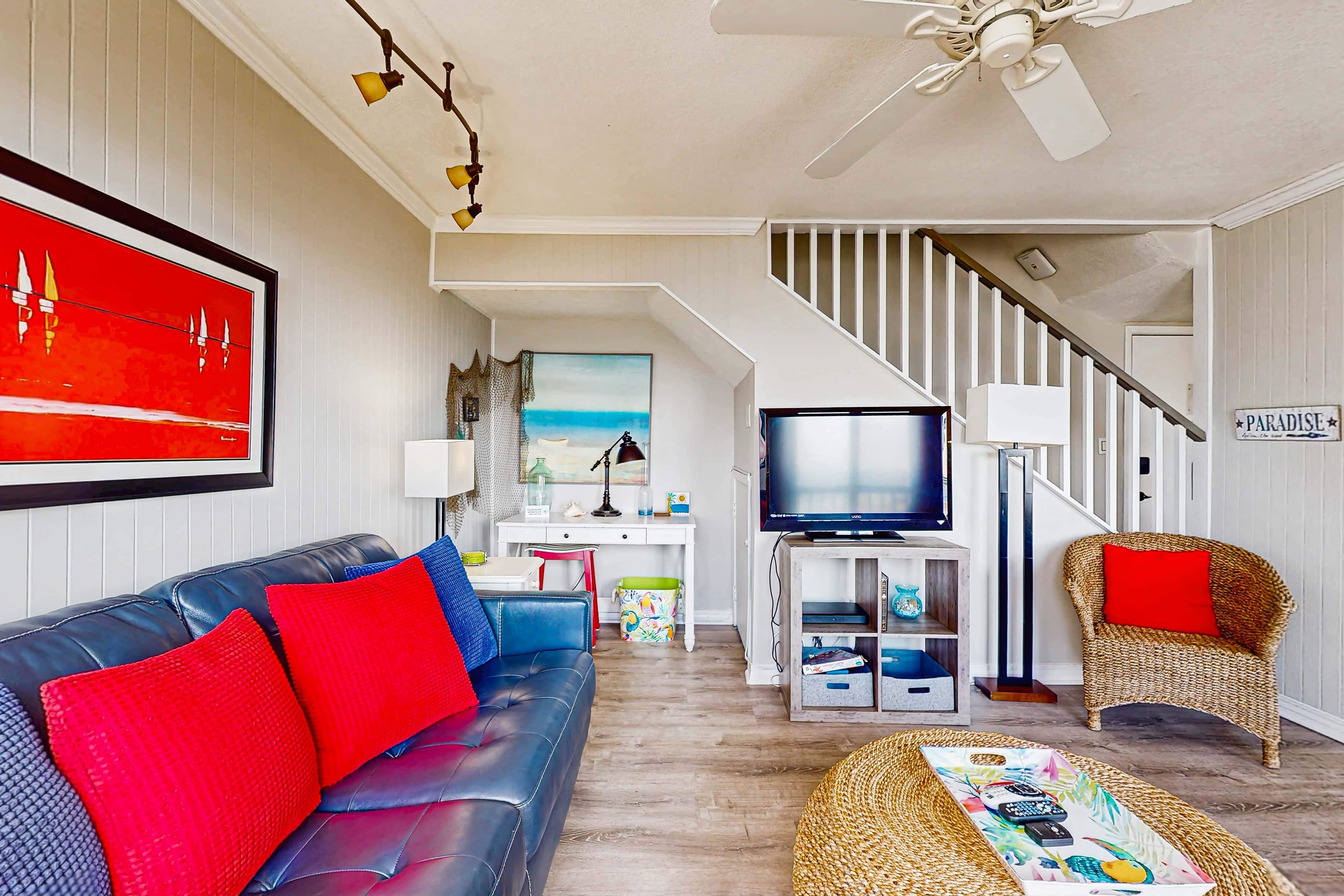 Gorgeous beachfront condo, shared pool and beach access